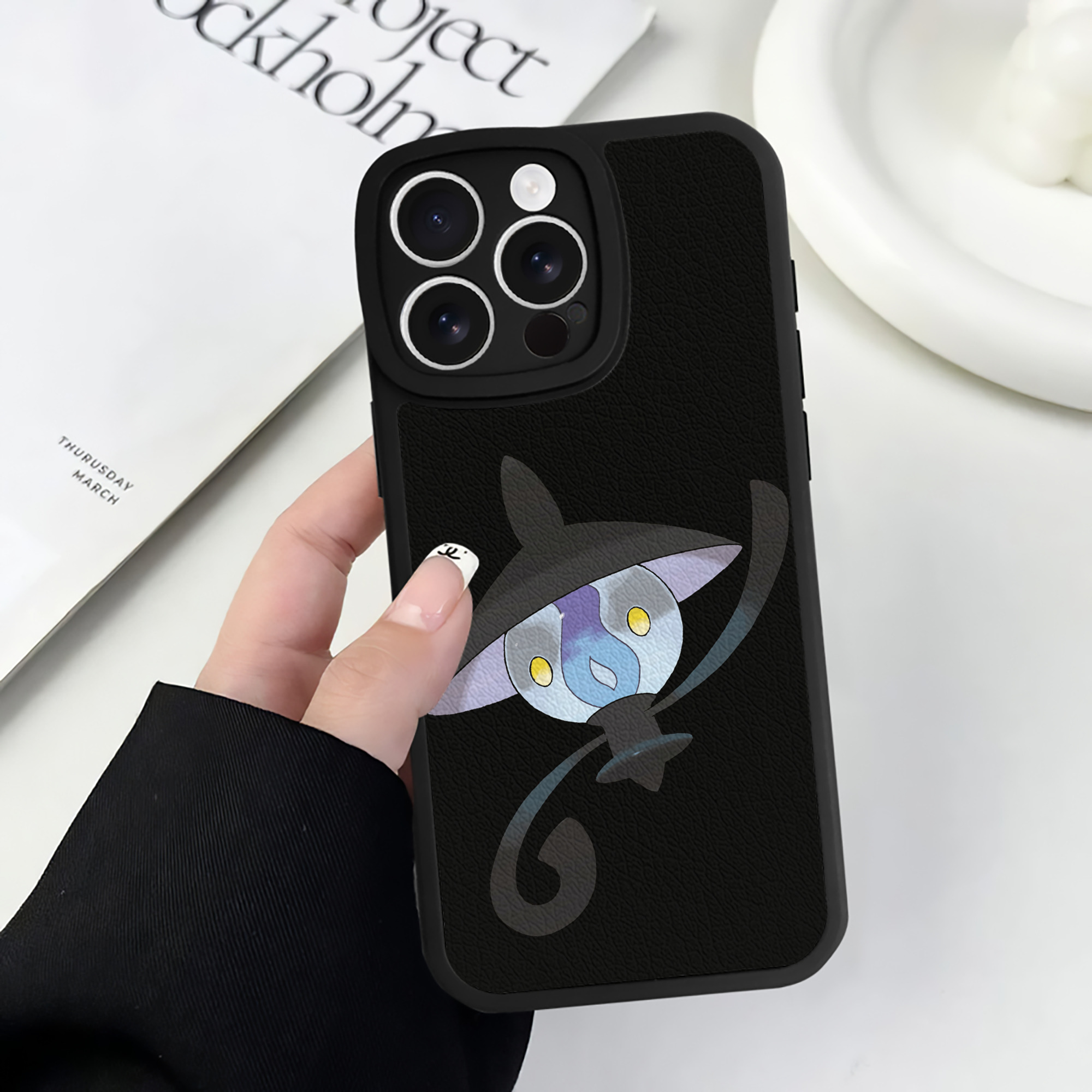 （画像用） ポケットモンスター Pokémon 【iPhone 16シリーズ対応】シリコンスマホケース（レザー調） 材質：シリコン